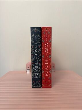 Mary E. Pearson Paperback Set - Dance of Thieves duology